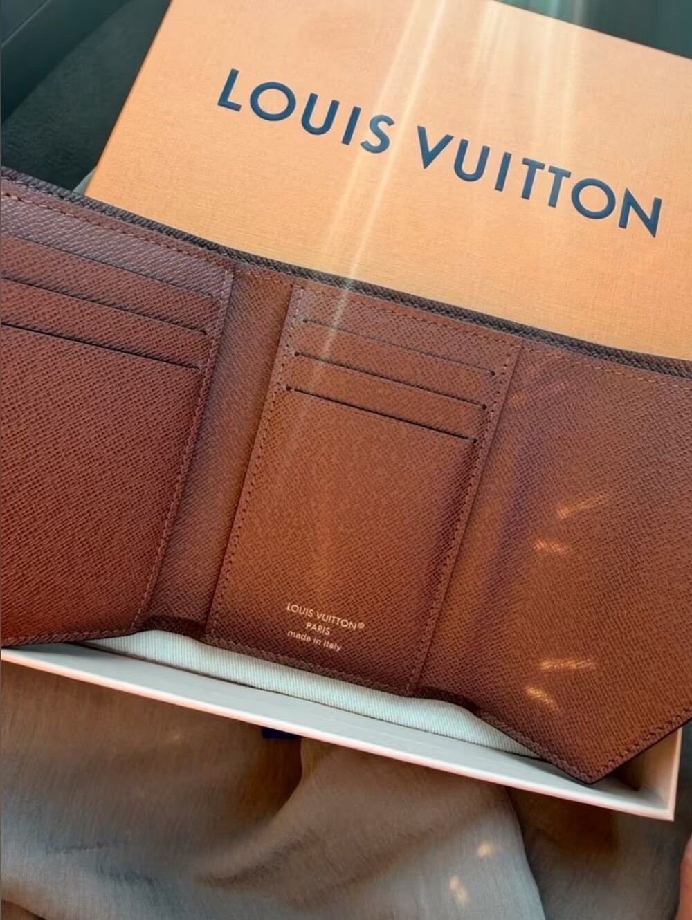 Louis Vuitton Victorine Wallet - Picture 8 of 9